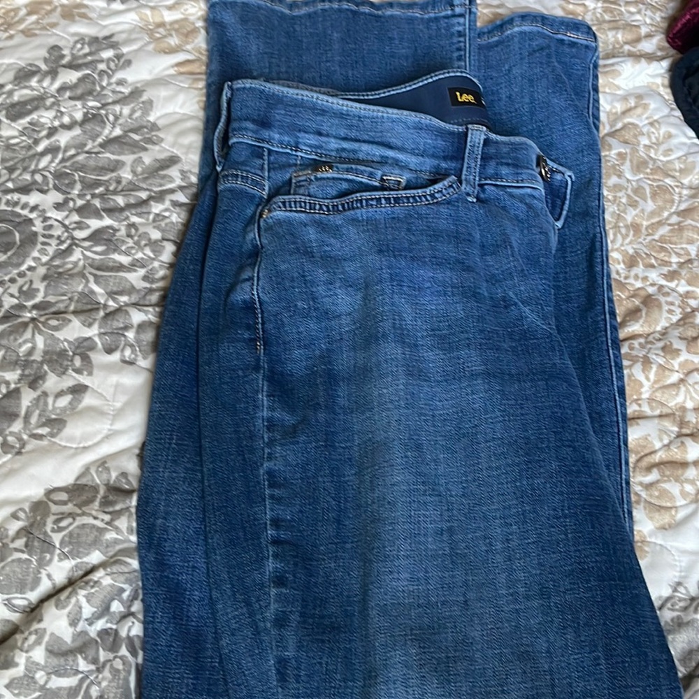 Woman’s Lee Regular Fit Bootcut Mid Rise Jeans